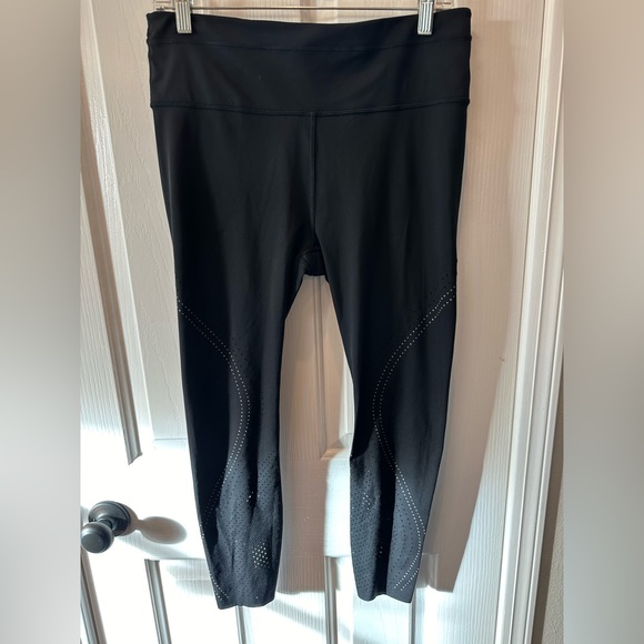 Athleta Accelerate Lasercut 7/8 Tight Legging Black - Picture 6 of 9